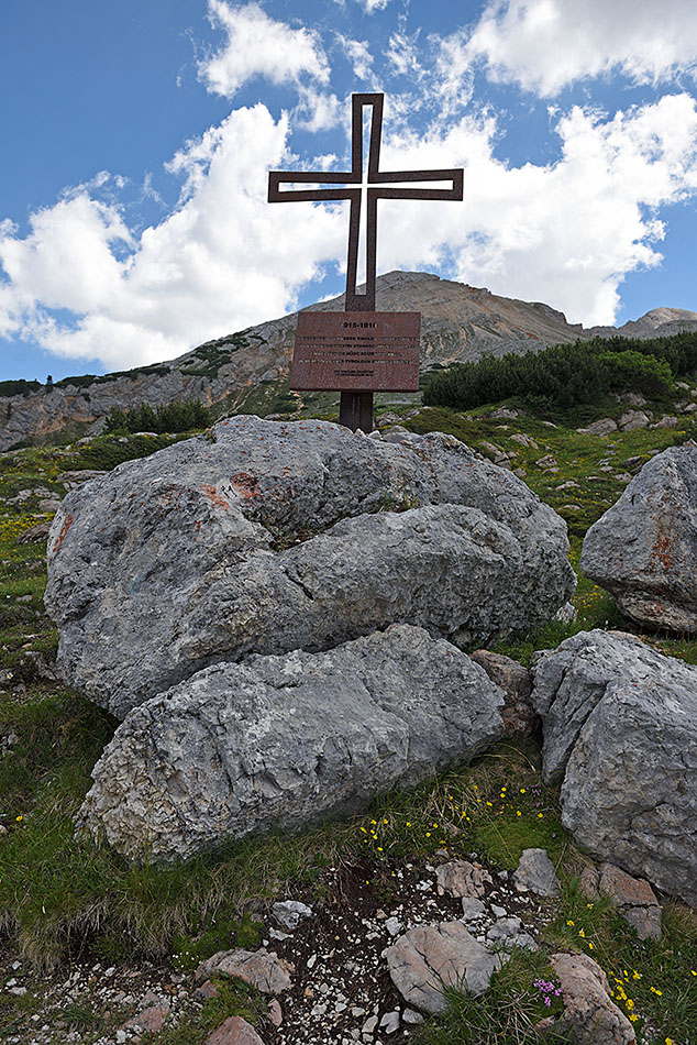 Dolomiti - Croce in memoria