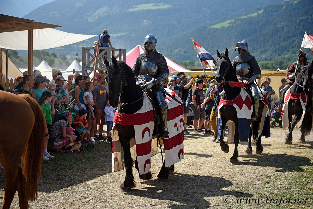 ../Costumi/Giochi_Medievali/009916_D750.jpg