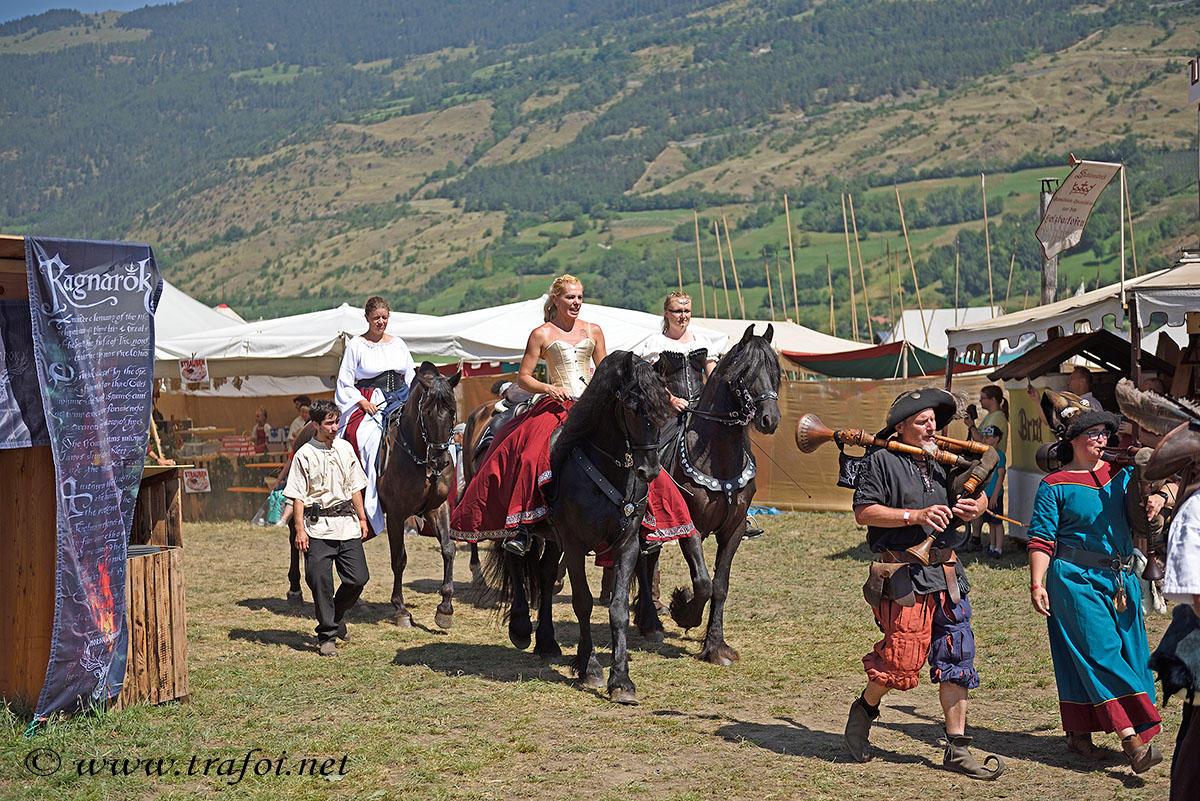 ../Costumi/Giochi_Medievali/009933_D750.jpg