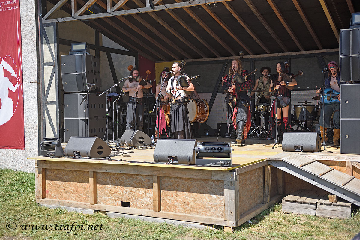 ../Costumi/Giochi_Medievali/009937_D750.jpg