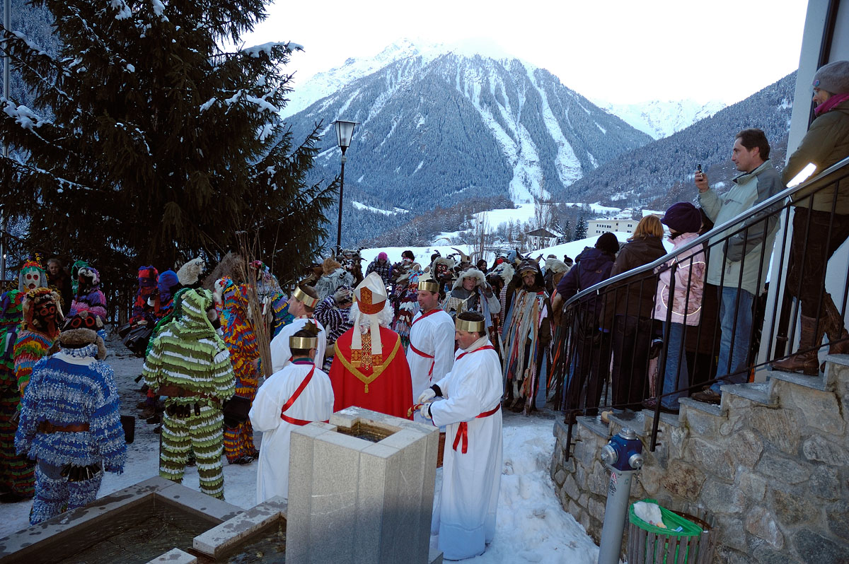 ../Costumi/Klosen/Klosen2200.jpg