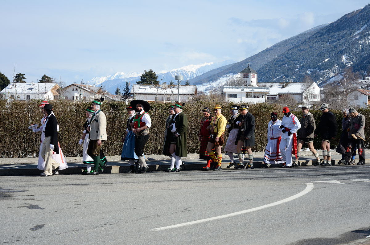 ../Costumi/Mascherata/Mascherata11040bis.jpg