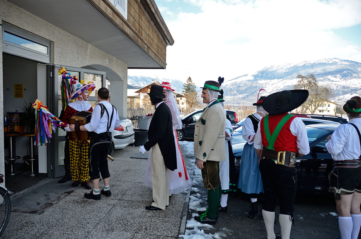 ../Costumi/Mascherata/Mascherata11041bis.jpg