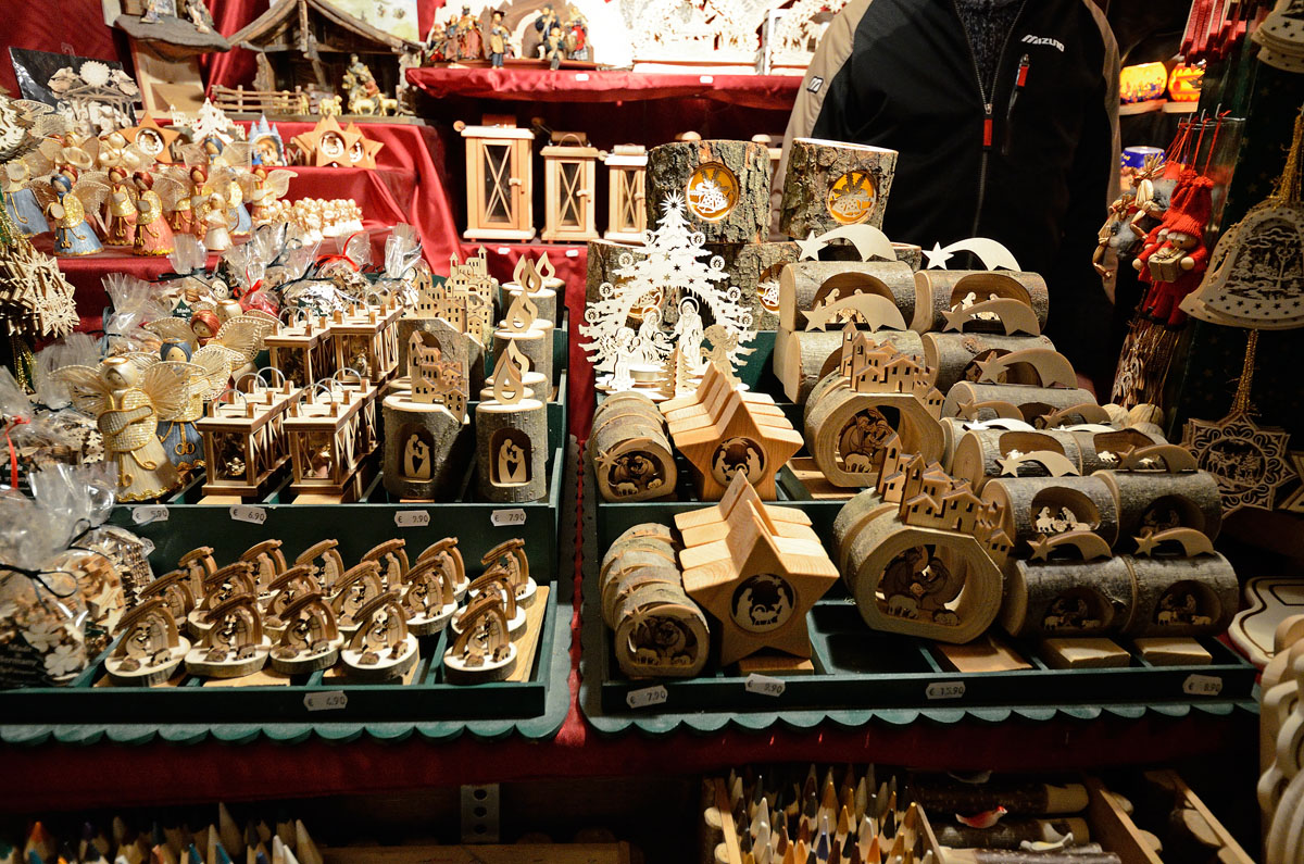 ../Costumi/Mercatini/10360bis.jpg
