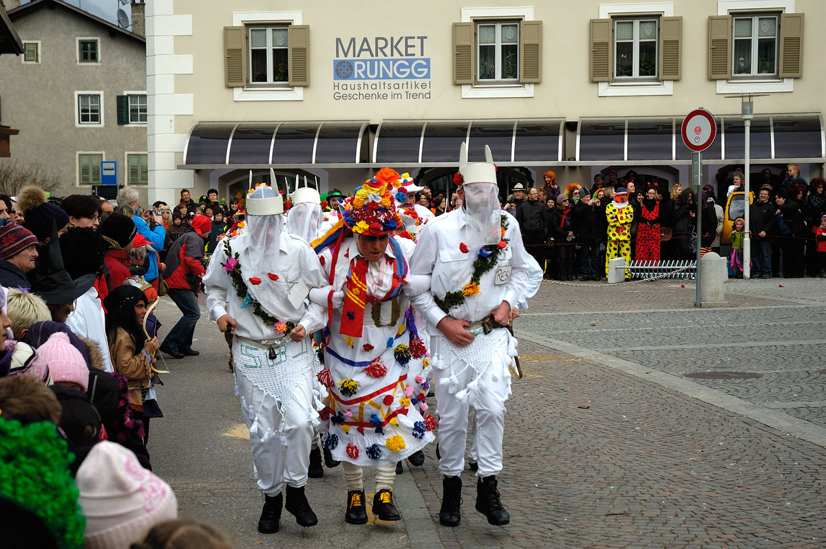 ../Costumi/Zusseln/Zusseln2918.jpg