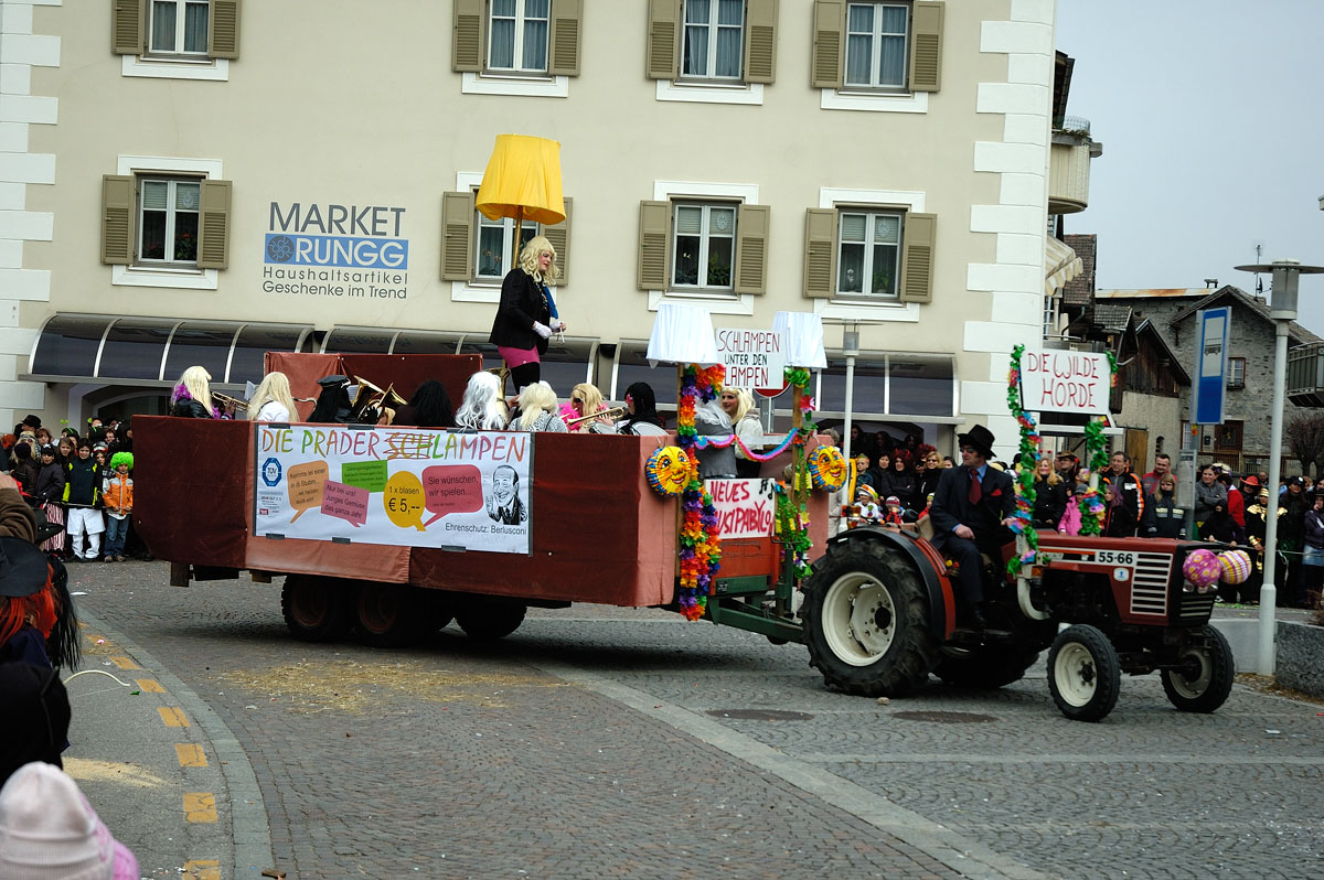 ../Costumi/Zusseln/Zusseln2942.jpg