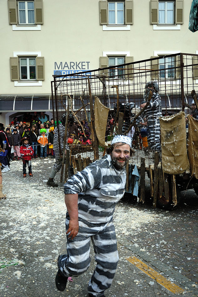 ../Costumi/Zusseln/Zusseln2960.jpg
