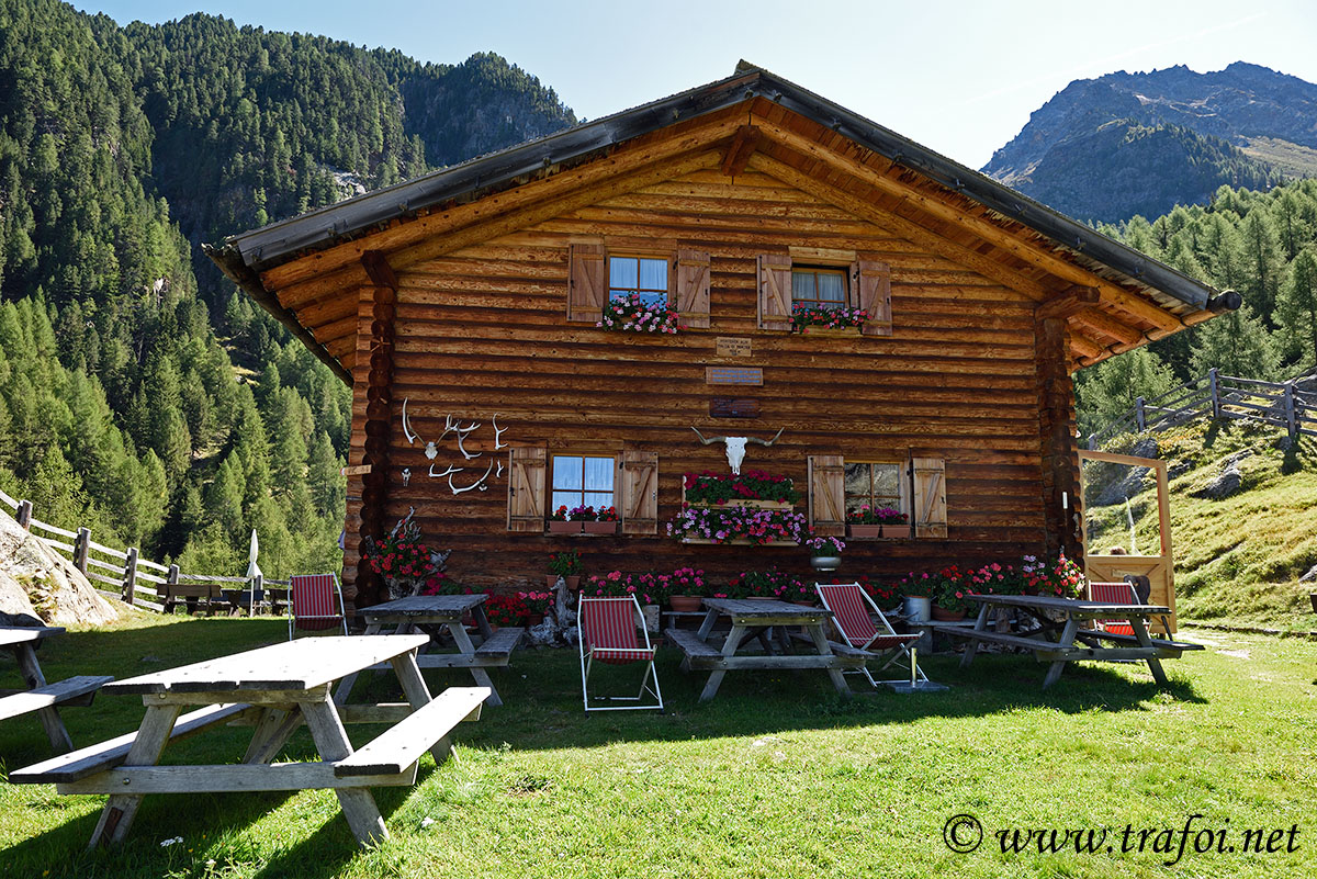 ../Escursioni2/Laces/Malga_Morter_012284.jpg