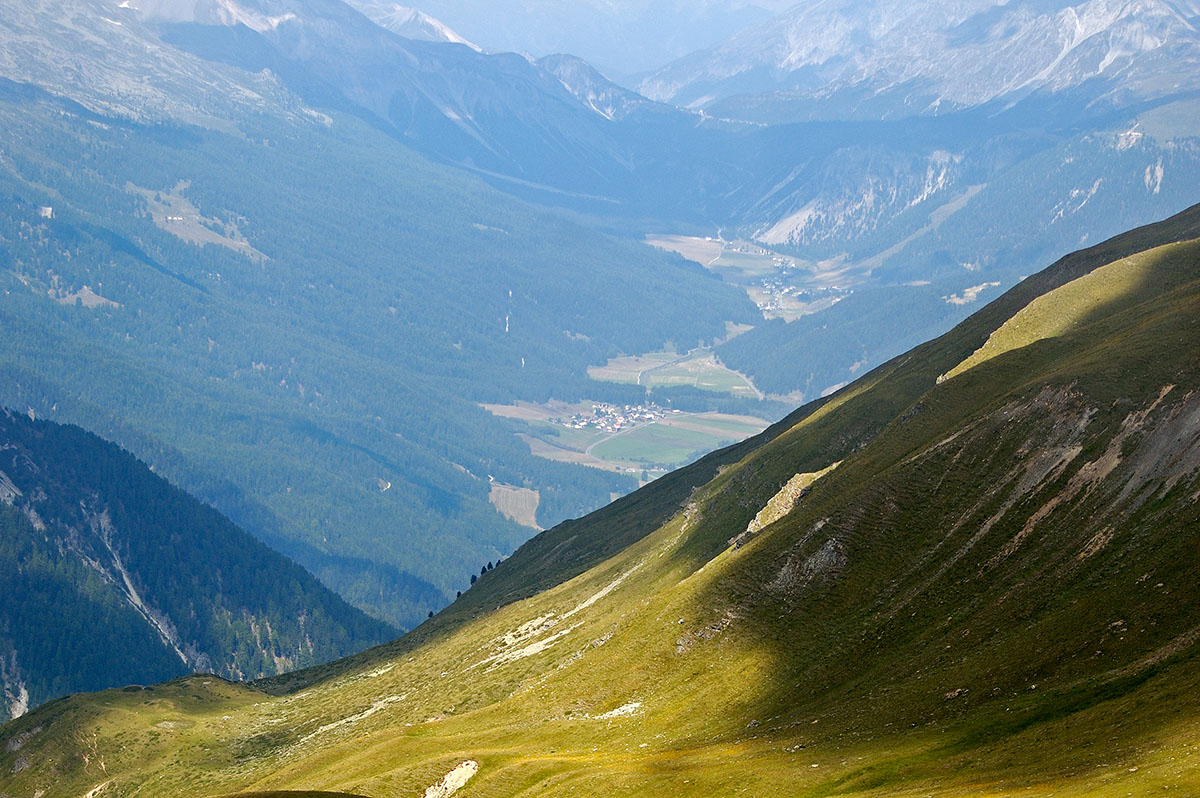 ../Escursioni2/Piz_Minschuns/Munstertal.jpg