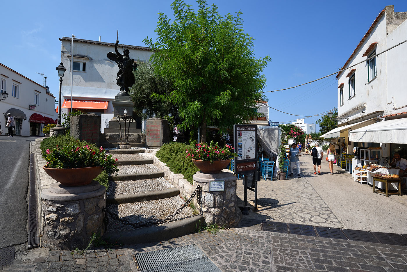 ../Viaggi/Napoli/Capri_008390.jpg