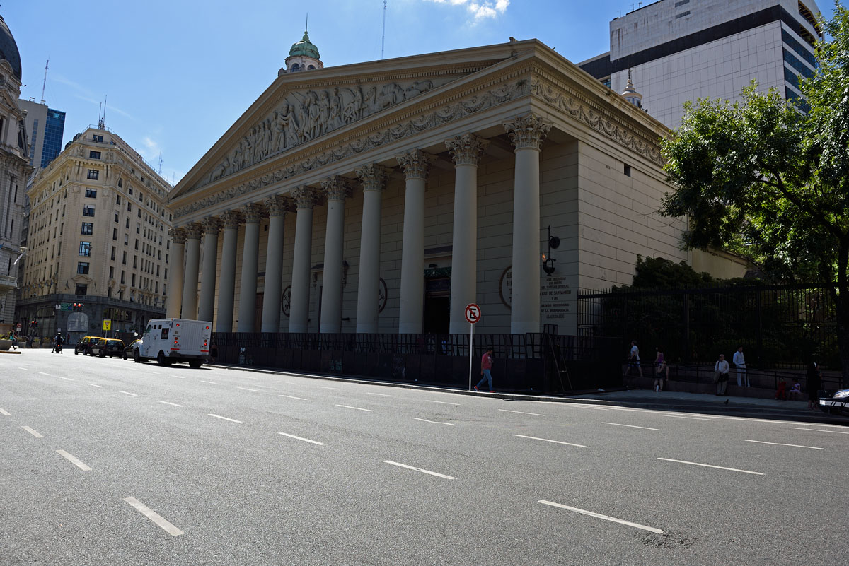 ../Patagonia/Buenos_Aires_plaza_de_mayo_cattedrale_0035.jpg