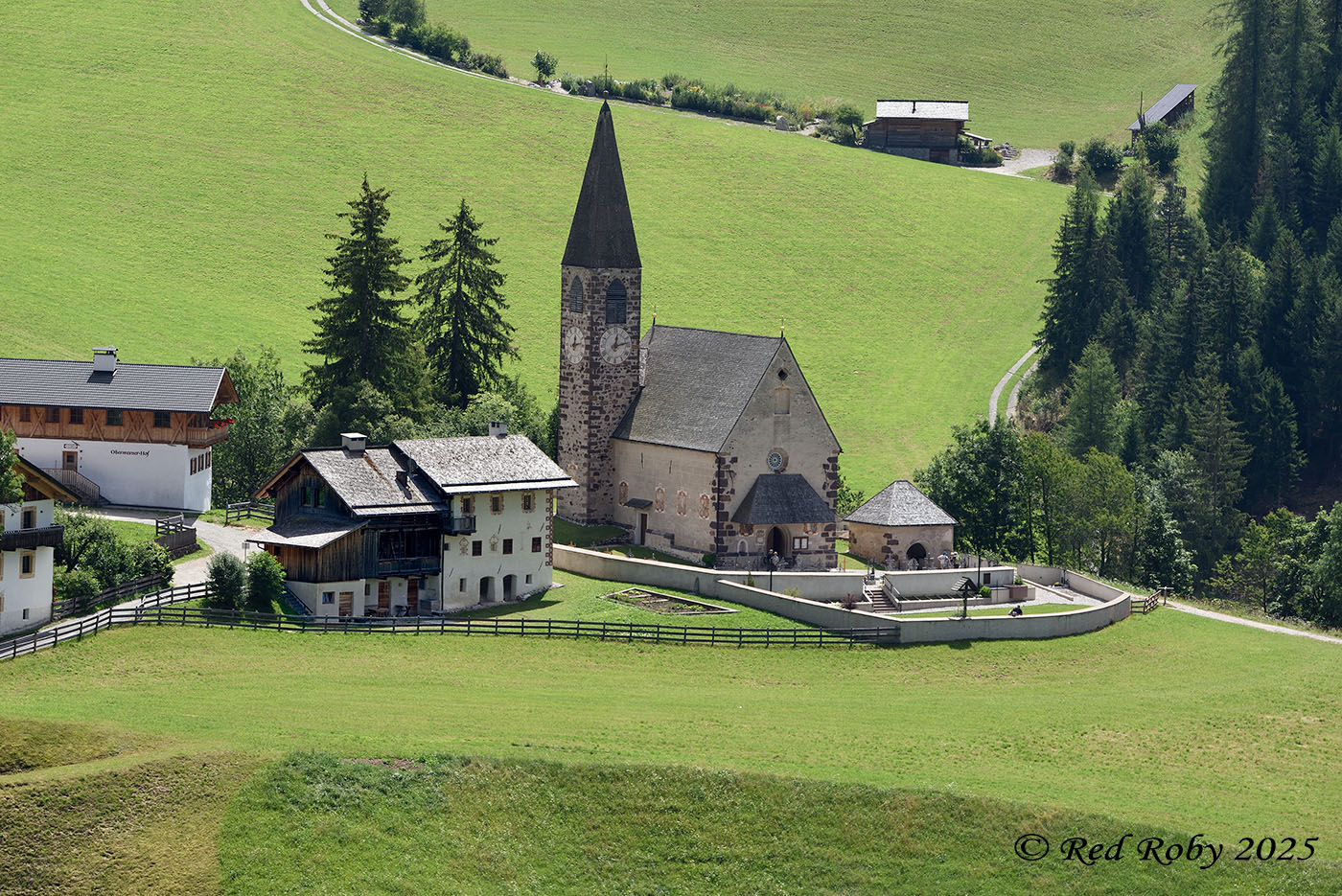 ../Viaggi/Val_di_Funes/Funes_011582.jpg
