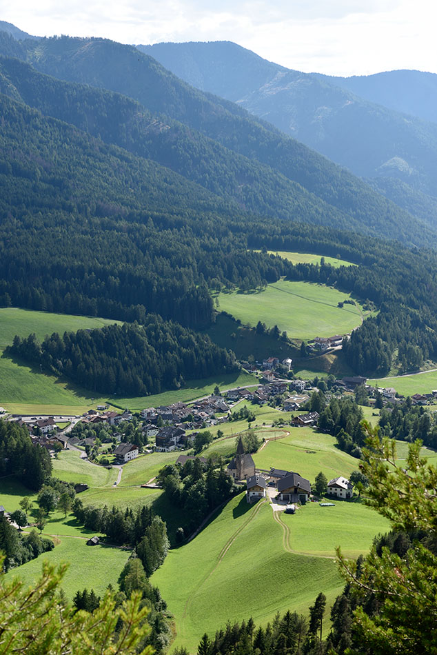 ../Viaggi/Val_di_Funes/Funes_011675.jpg