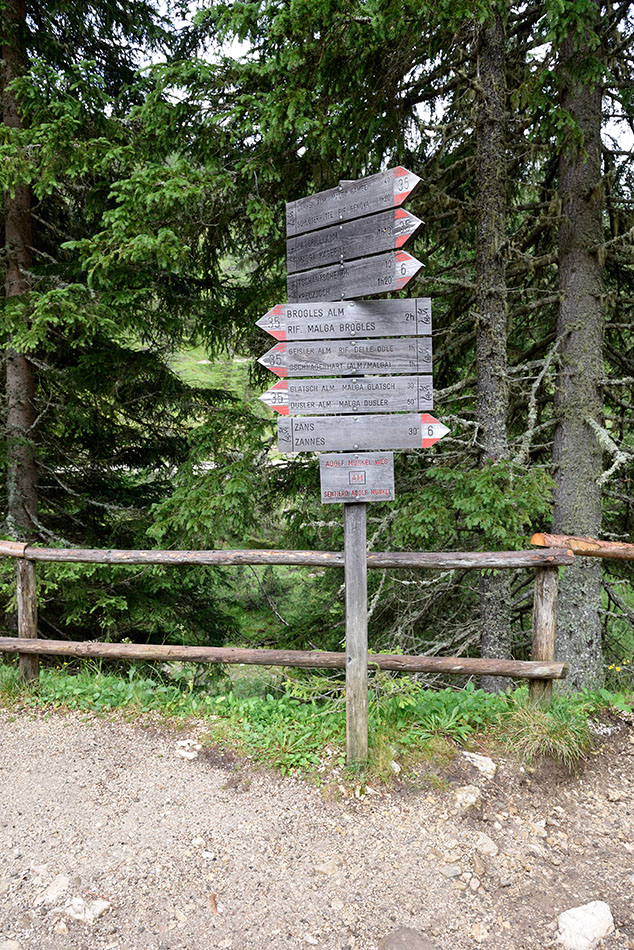 ../Viaggi/Val_di_Funes/Funes_011706.jpg