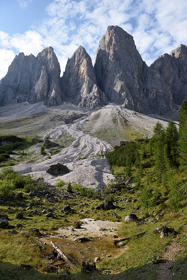 ../Viaggi/Val_di_Funes/Funes_011745.jpg