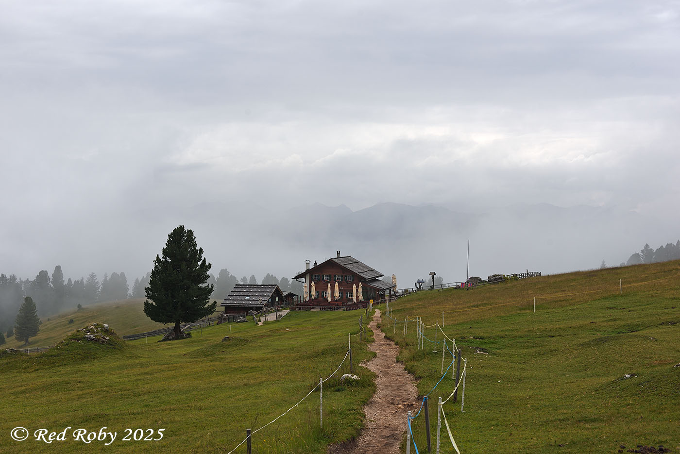 ../Viaggi/Val_di_Funes/Malga_Casnago_011756.jpg