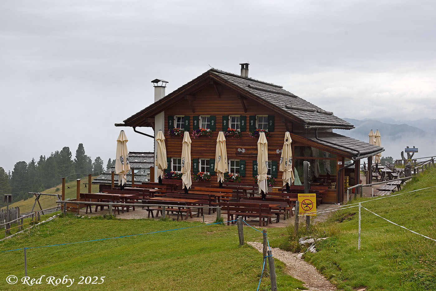 ../Viaggi/Val_di_Funes/Malga_Casnago_011757.jpg
