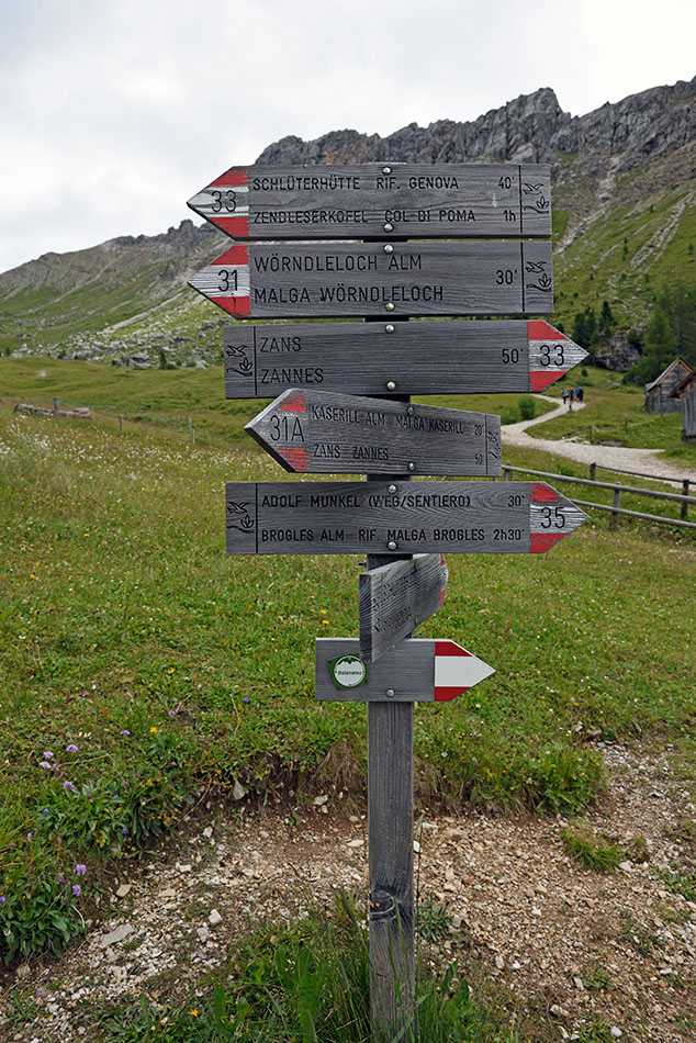 ../Viaggi/Val_di_Funes/Malga_Gampen_011992.jpg