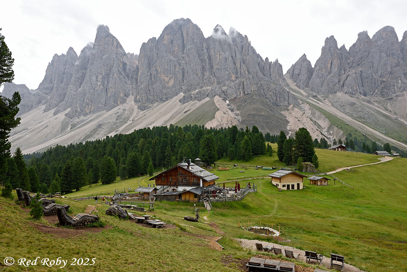 ../Viaggi/Val_di_Funes/Rifugio_Odle_011778.jpg