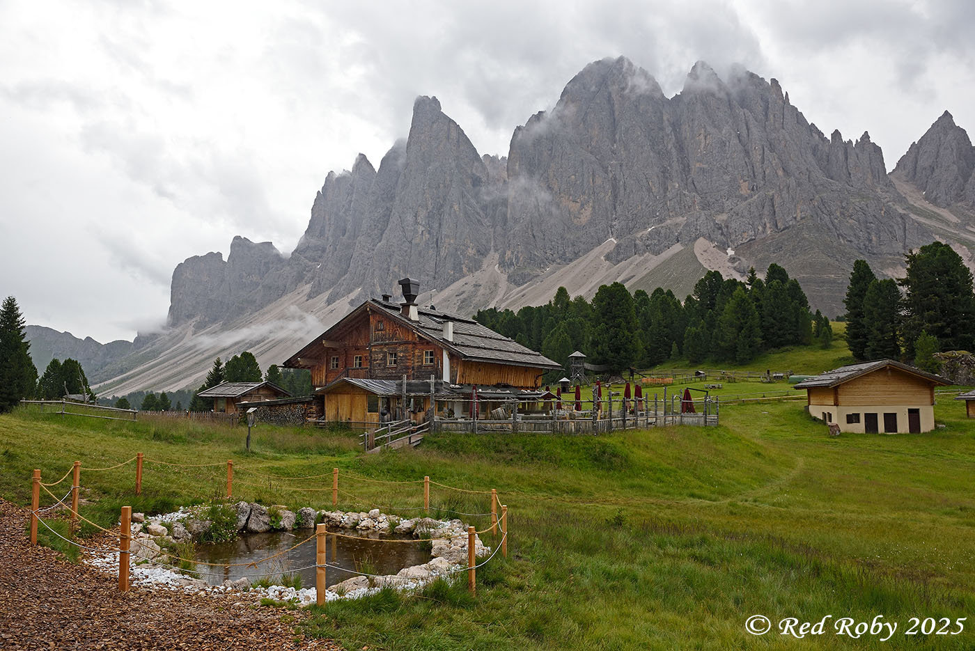 ../Viaggi/Val_di_Funes/Rifugio_Odle_011791.jpg