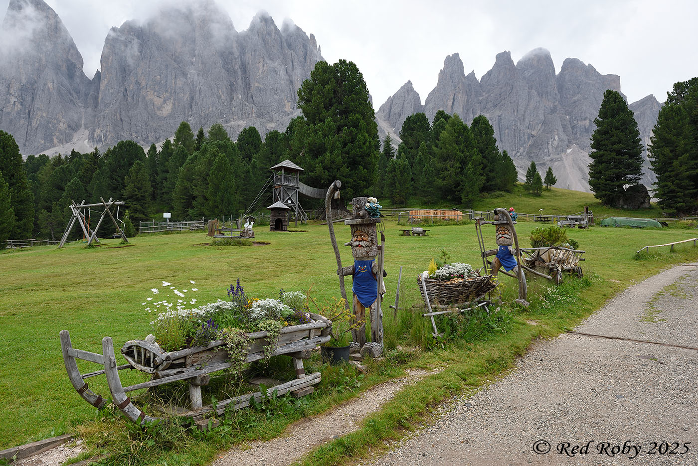 ../Viaggi/Val_di_Funes/Rifugio_Odle_011801.jpg