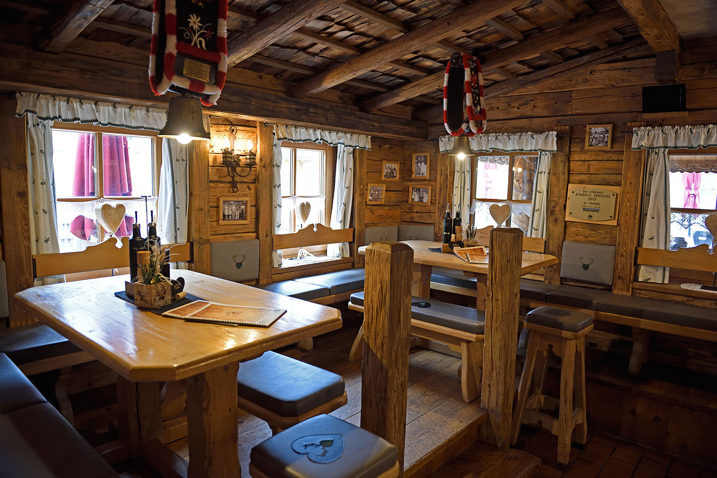 ../Viaggi/Val_di_Funes/Rifugio_Odle_011809.jpg