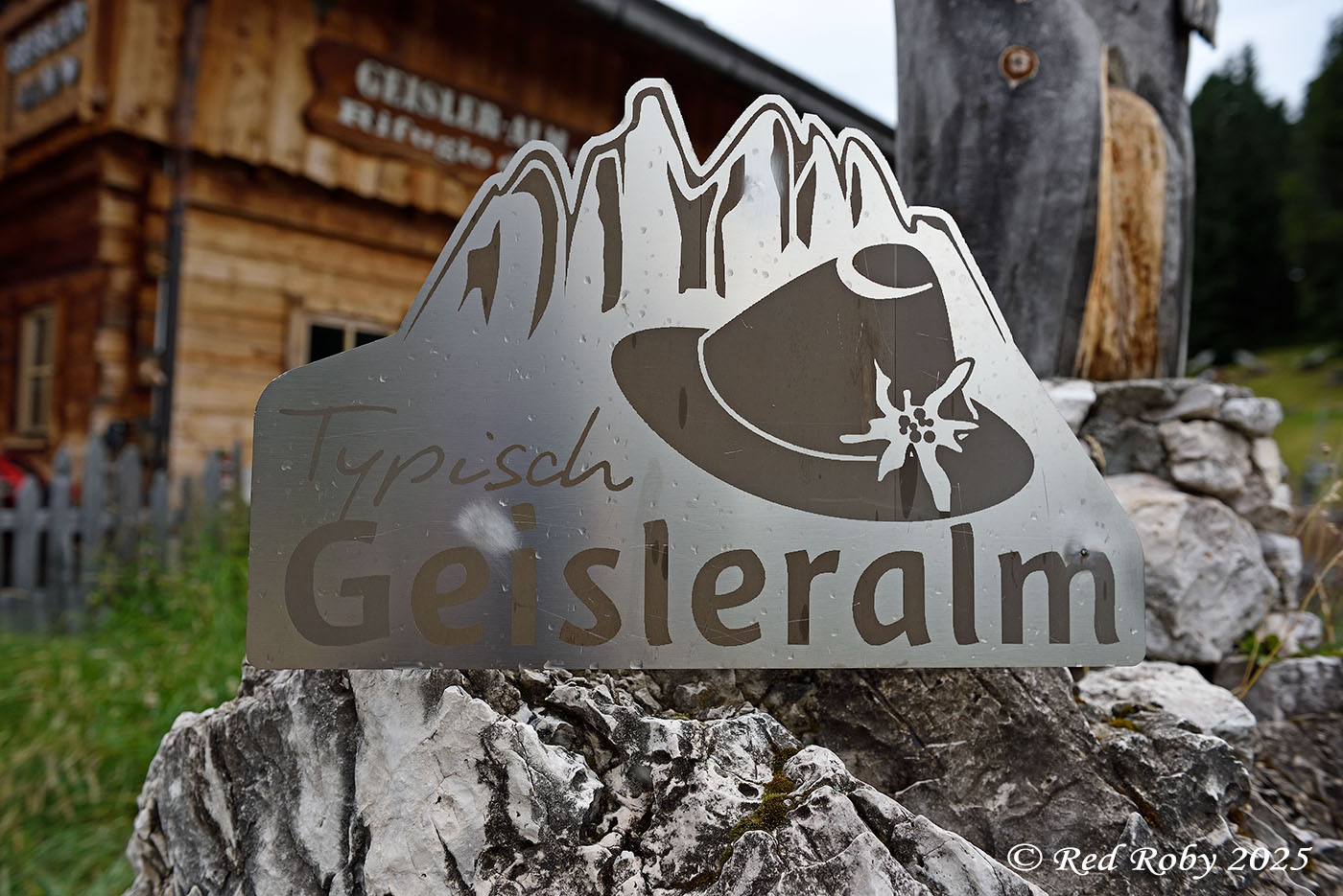 ../Viaggi/Val_di_Funes/Rifugio_Odle_011823.jpg