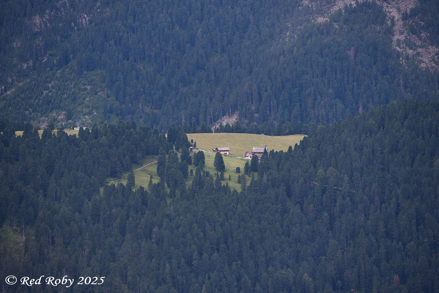 ../Viaggi/Val_di_Funes/Rifugio_Odle_011931.jpg